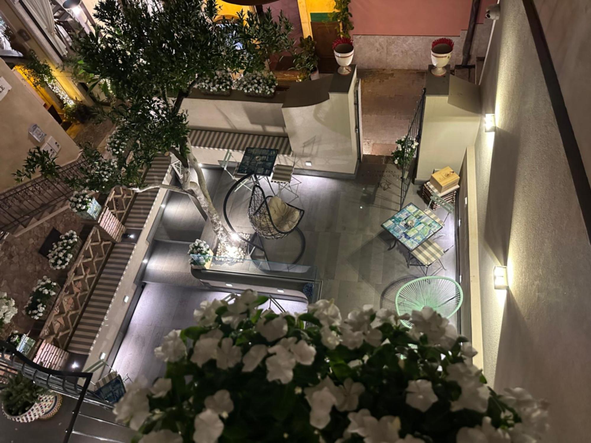 Villa D'Orville Luxury Suites 陶尔米纳 外观 照片