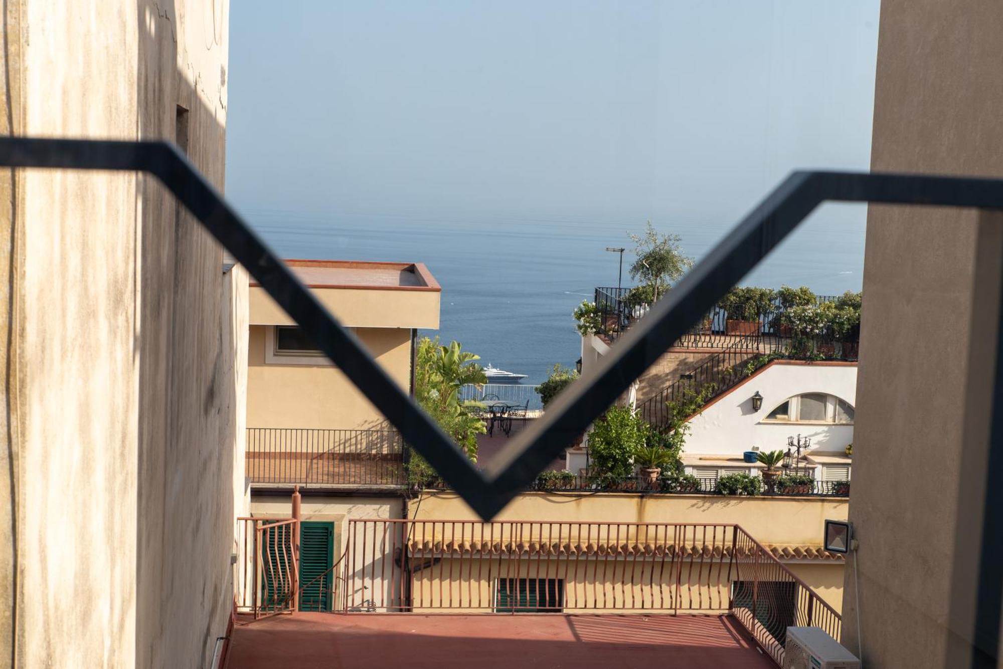 Villa D'Orville Luxury Suites 陶尔米纳 外观 照片