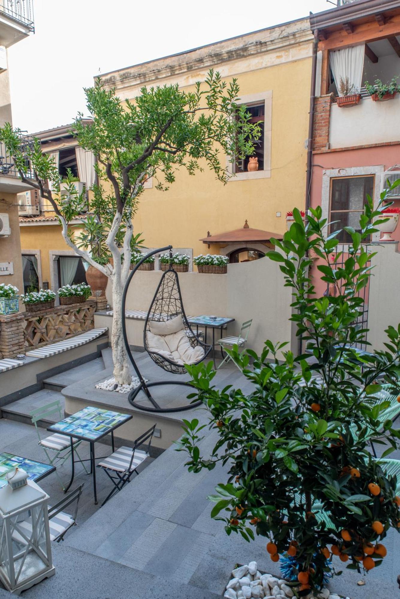 Villa D'Orville Luxury Suites 陶尔米纳 外观 照片