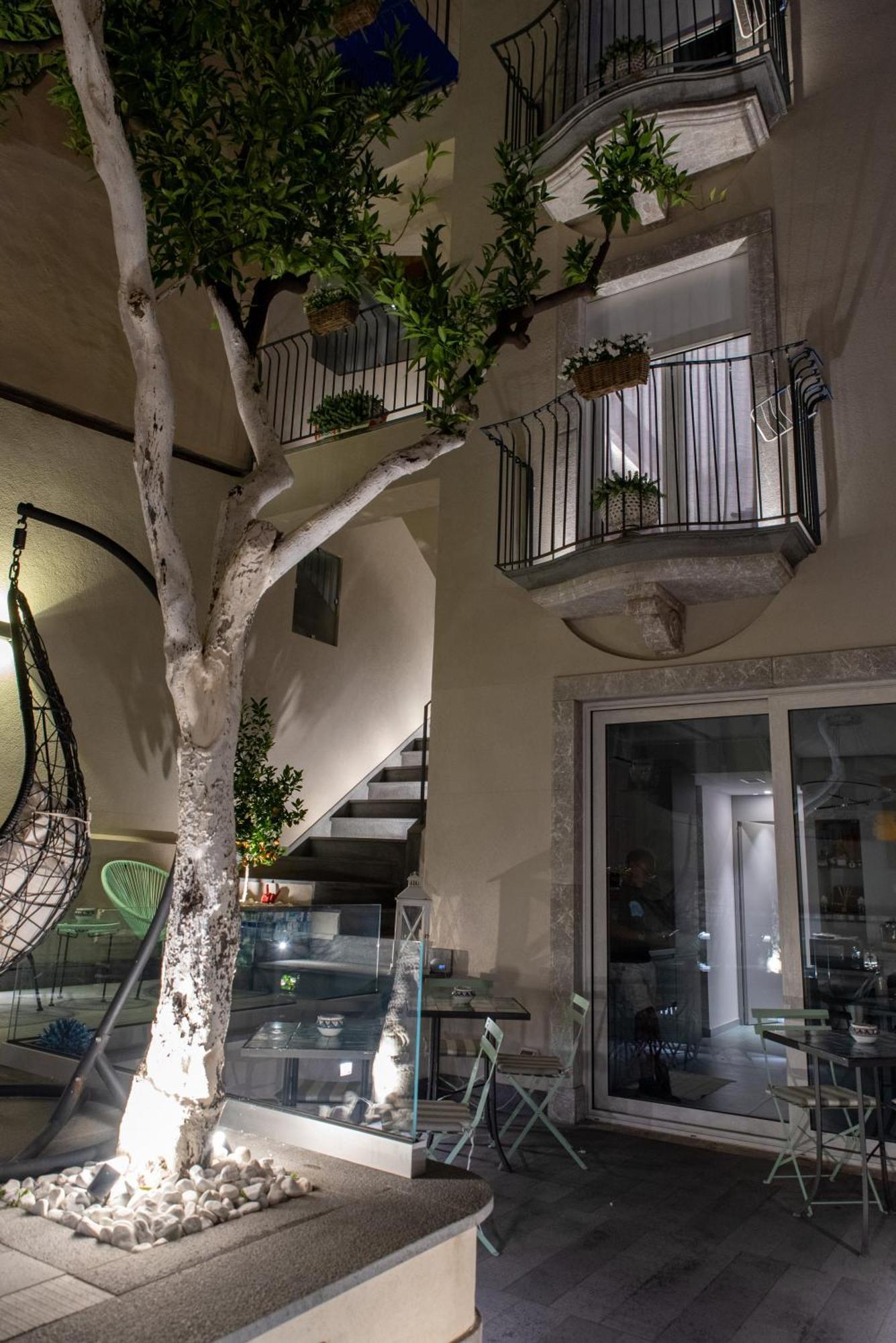 Villa D'Orville Luxury Suites 陶尔米纳 外观 照片