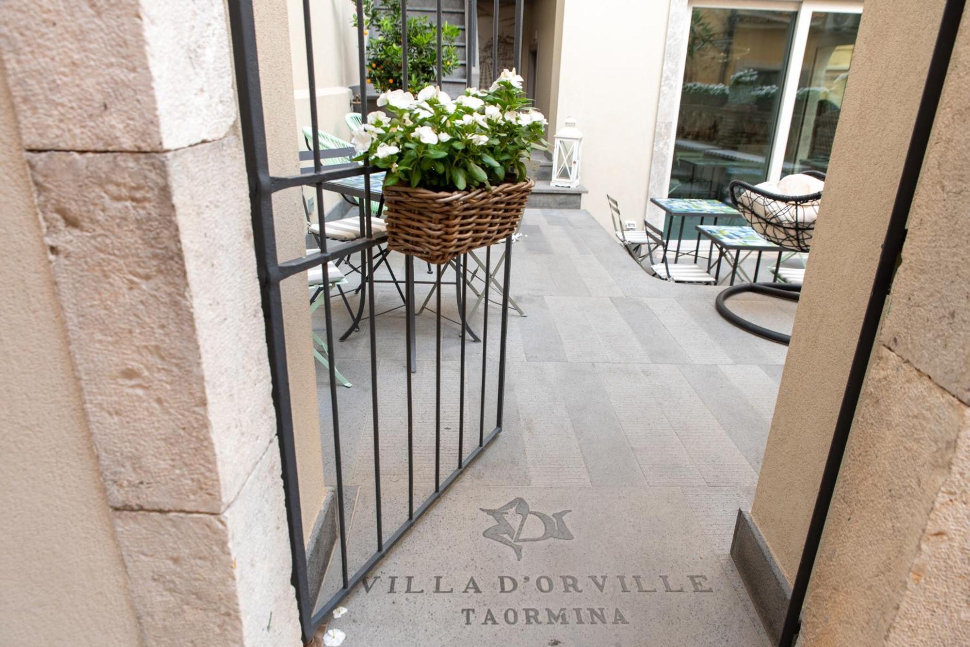 Villa D'Orville Luxury Suites 陶尔米纳 外观 照片