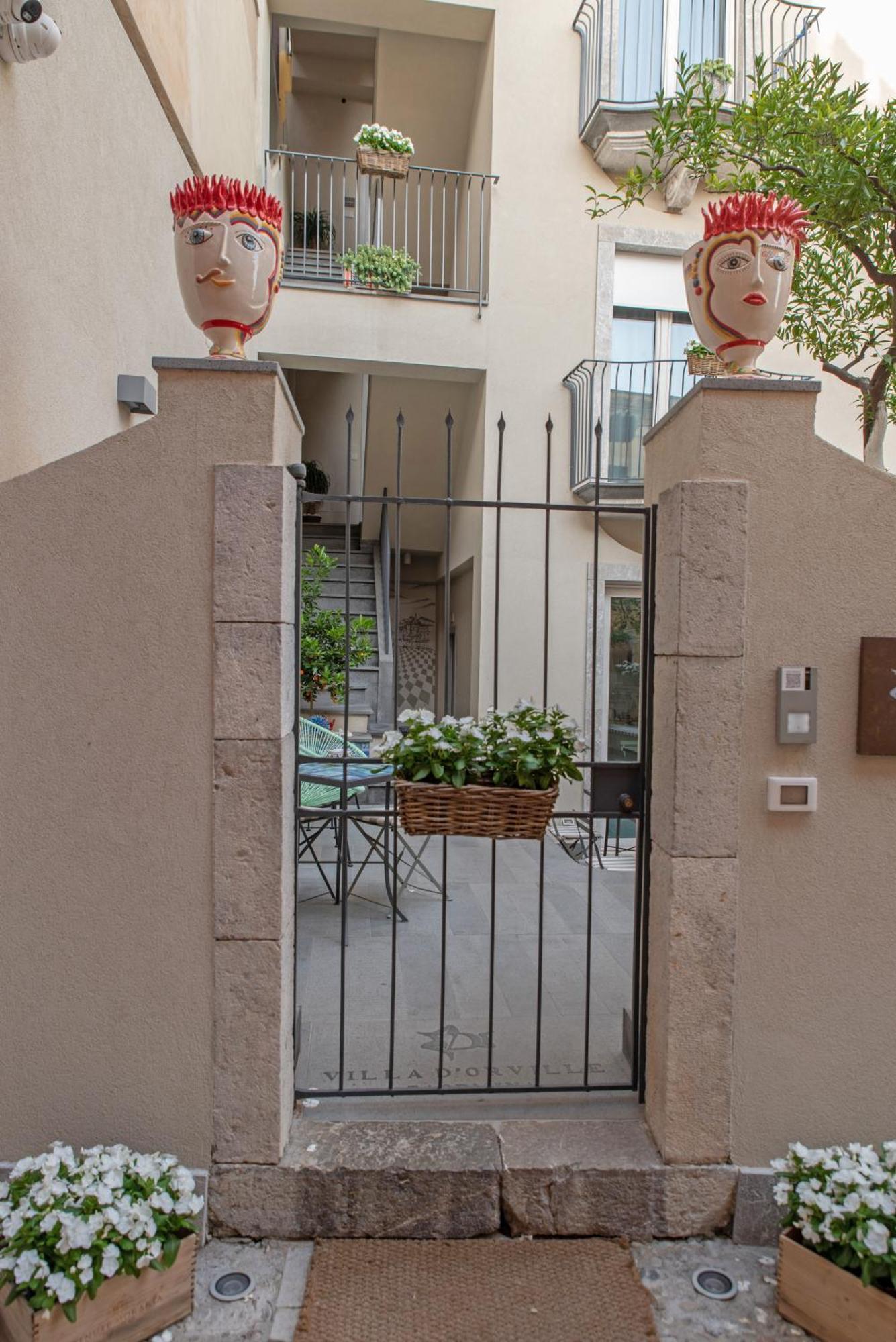 Villa D'Orville Luxury Suites 陶尔米纳 外观 照片