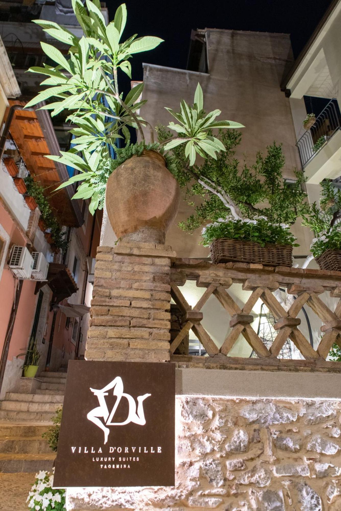Villa D'Orville Luxury Suites 陶尔米纳 外观 照片