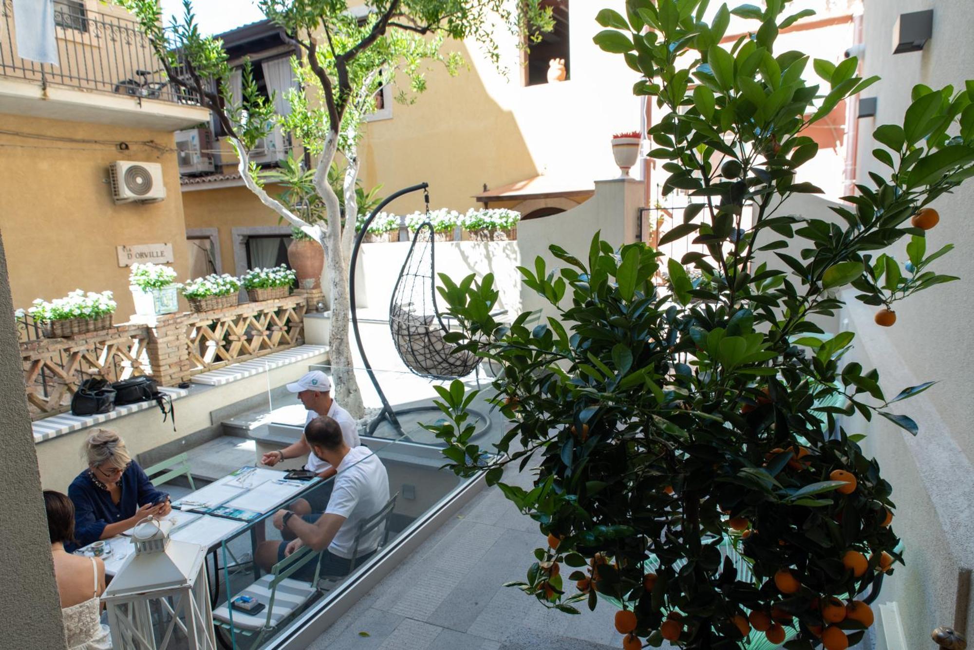 Villa D'Orville Luxury Suites 陶尔米纳 外观 照片
