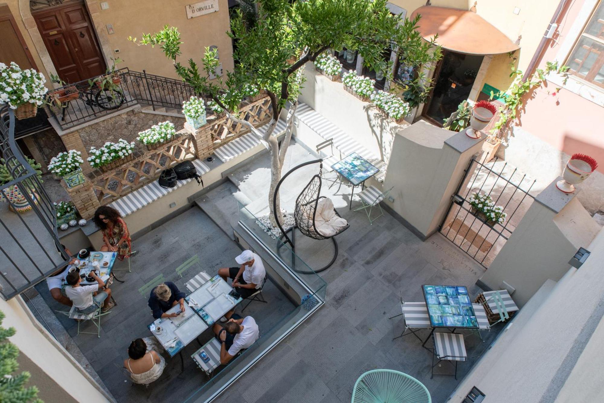 Villa D'Orville Luxury Suites 陶尔米纳 外观 照片