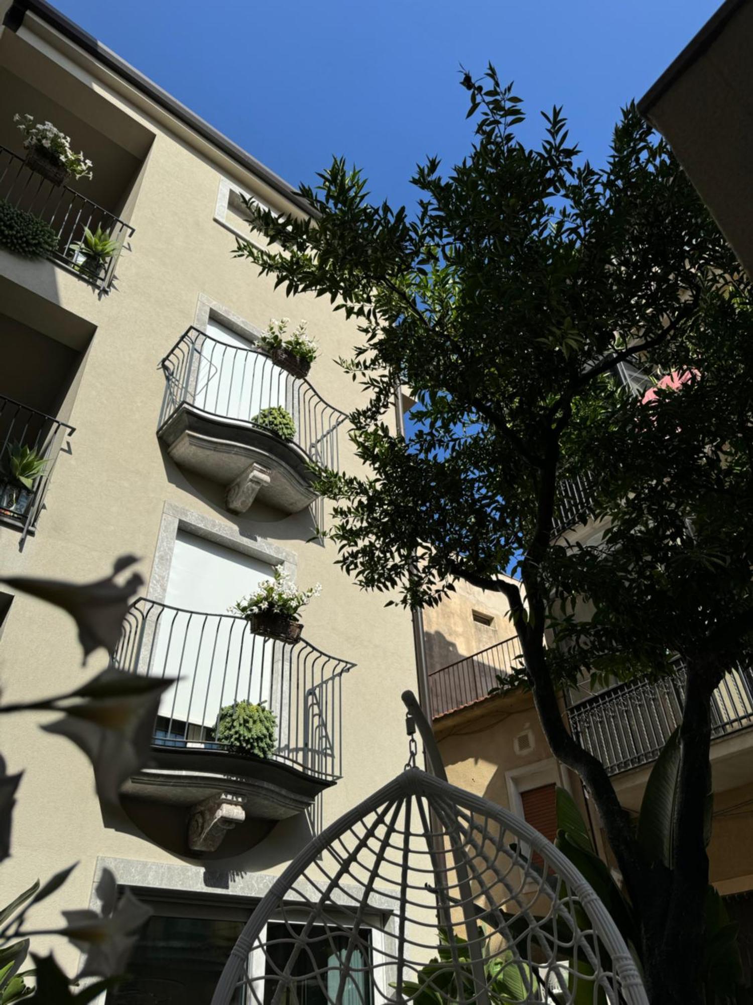 Villa D'Orville Luxury Suites 陶尔米纳 外观 照片