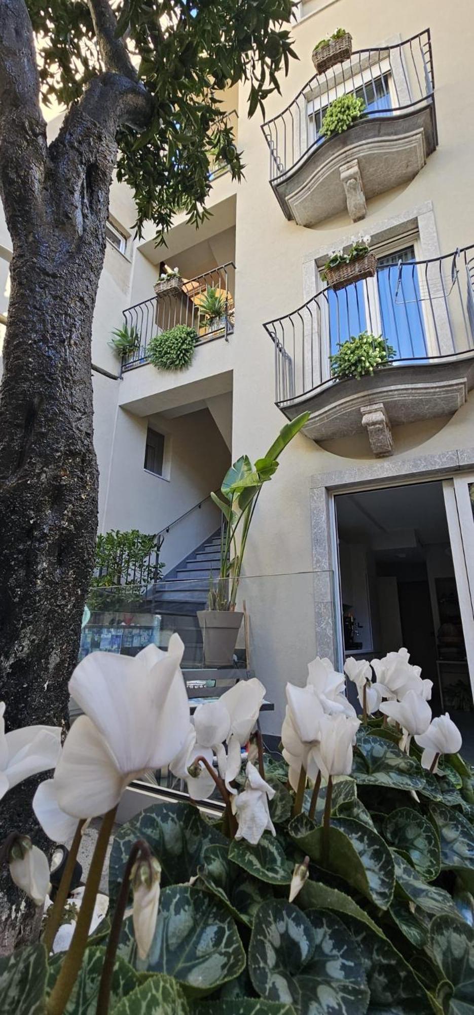 Villa D'Orville Luxury Suites 陶尔米纳 外观 照片