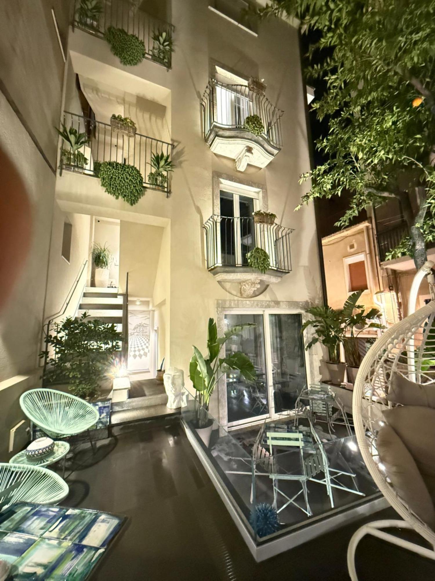 Villa D'Orville Luxury Suites 陶尔米纳 外观 照片